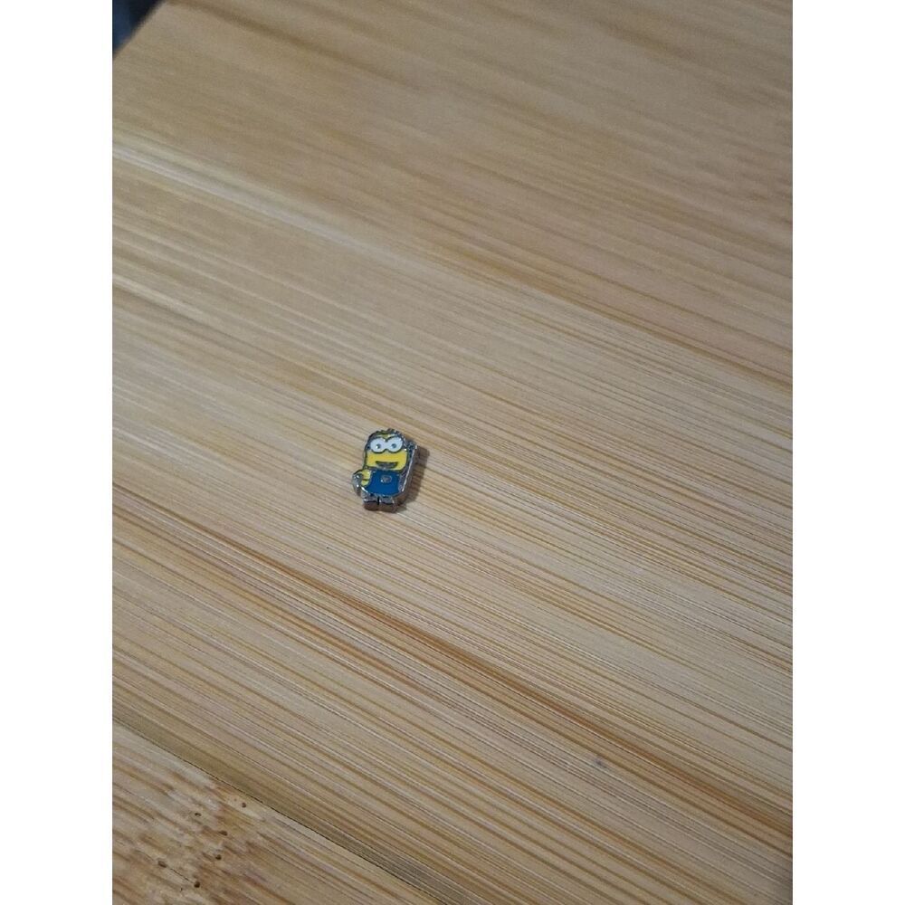 Floating locket charms- yellow minion with two eyes
